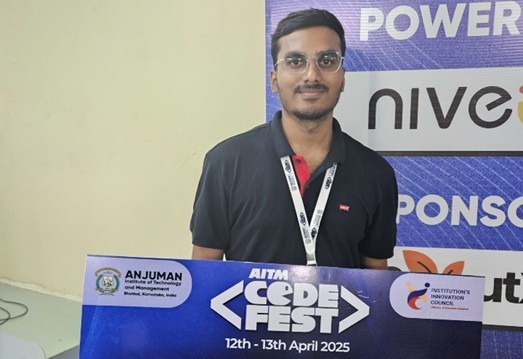 Ahamed Ali Z receiving National Hackathon Award for Visually Impaired Education Project